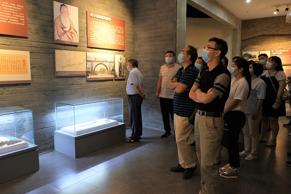 1599212558166317.jpg 参观国防教育基地.JPG